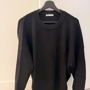 Zara Men's Black Crewneck Sweater